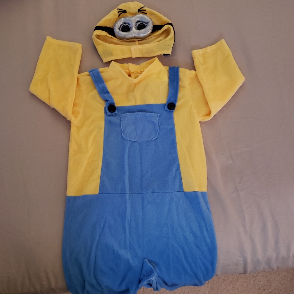 ••SOLD ON MERC••MINIONS 3T-4T COSTUME NWOT